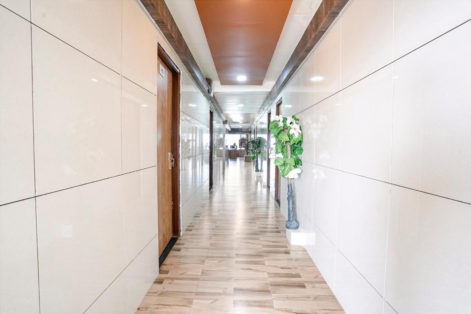 Fabhotel Galaxy I Αχμπανταμπάντ Εξωτερικό φωτογραφία