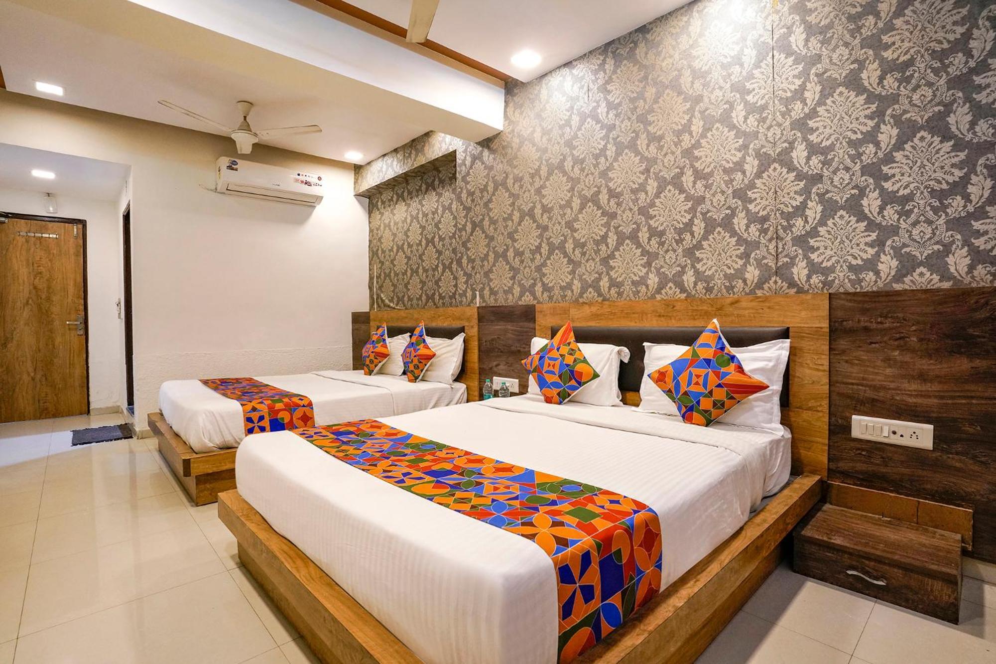 Fabhotel Galaxy I Αχμπανταμπάντ Εξωτερικό φωτογραφία