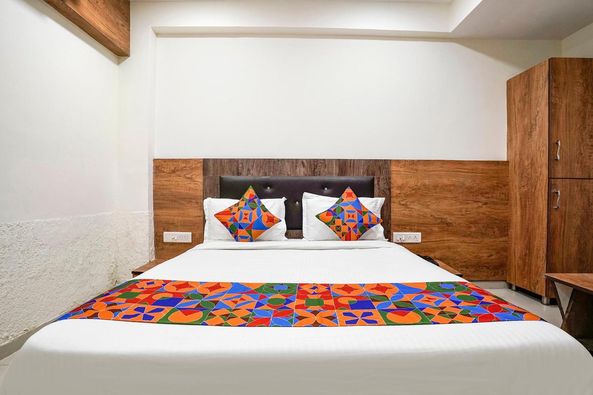 Fabhotel Galaxy I Αχμπανταμπάντ Εξωτερικό φωτογραφία