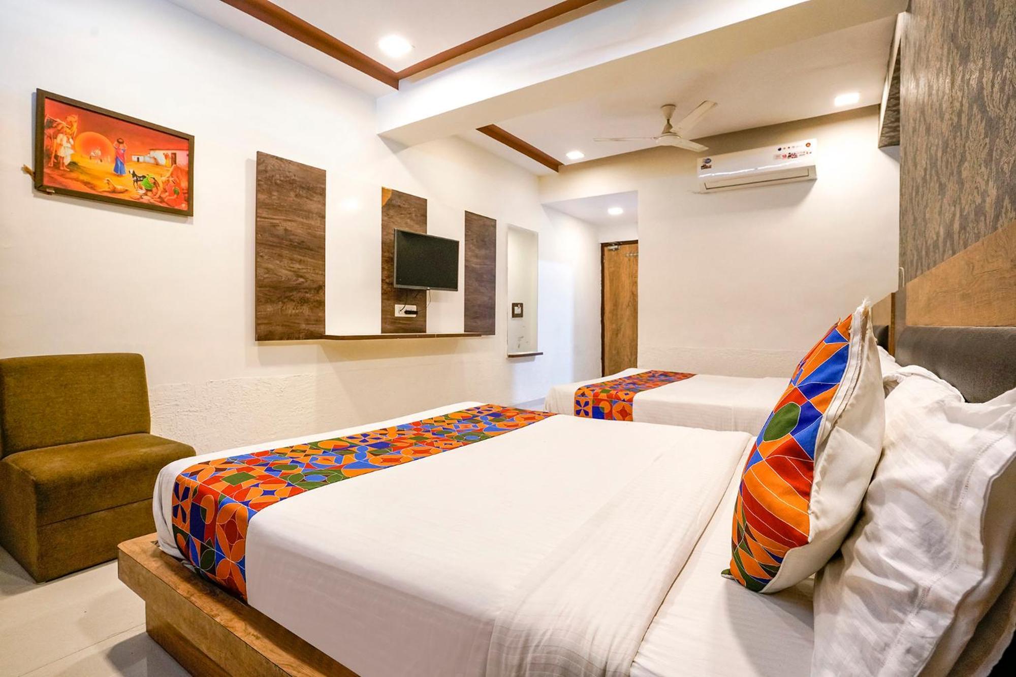 Fabhotel Galaxy I Αχμπανταμπάντ Εξωτερικό φωτογραφία