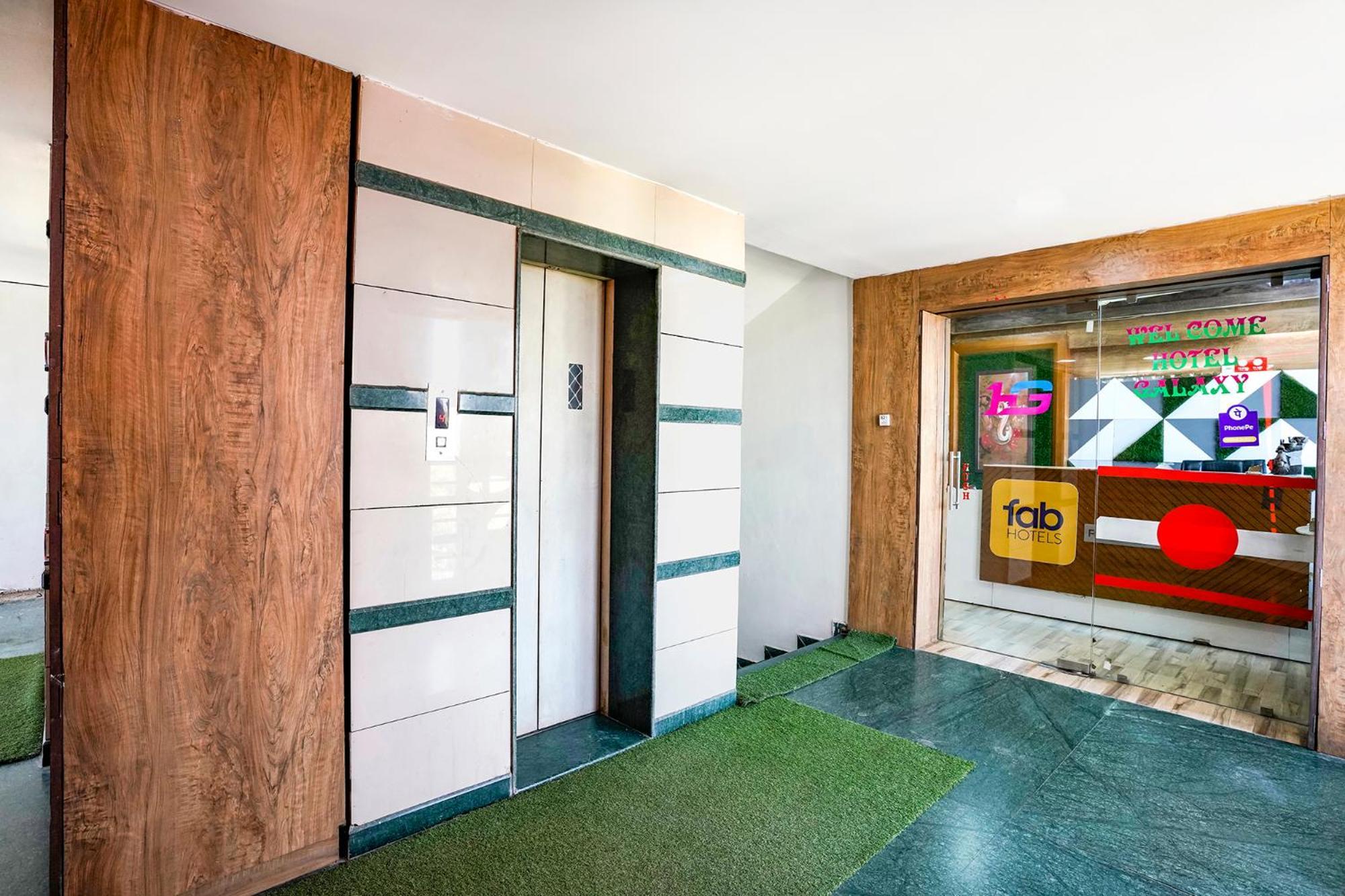 Fabhotel Galaxy I Αχμπανταμπάντ Εξωτερικό φωτογραφία