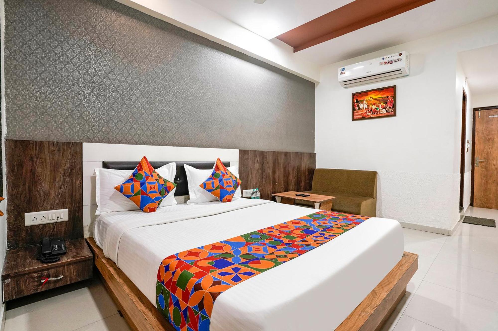 Fabhotel Galaxy I Αχμπανταμπάντ Εξωτερικό φωτογραφία